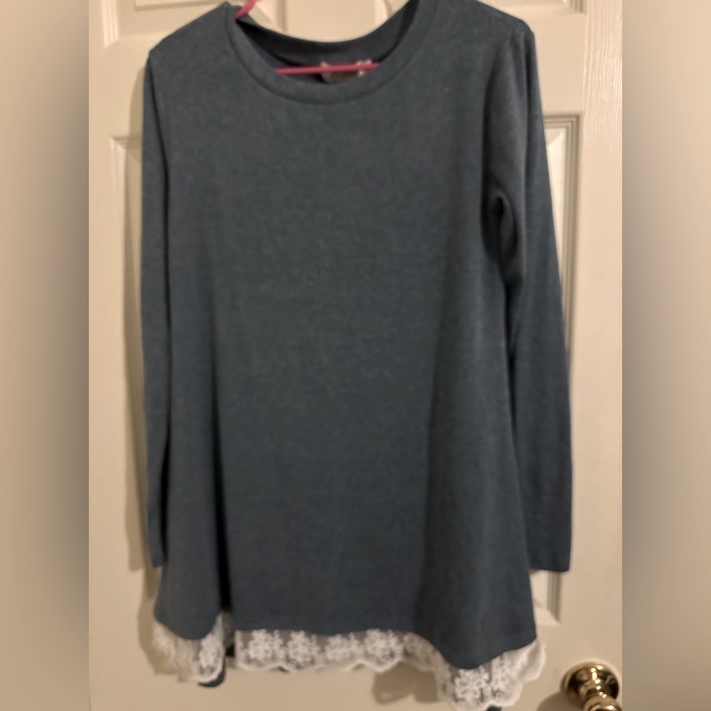 NWT WEKILI Women's Tops Long Sleeve Lace Scoop Neck A-line Tunic Blouse